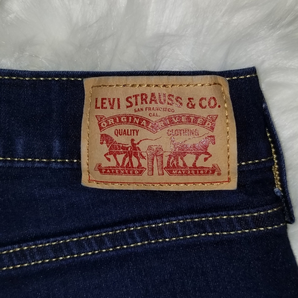 🆕️🆕️ NWOT LEVI'S SHAPING BOOTCUT JEAN'S 🦋 - Picture 3 of 6